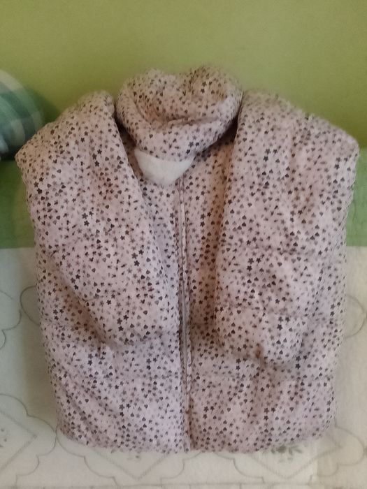 Sprzedam dwie kurtki na 134 cm dla dziewczynki  i spodnie narciarskie