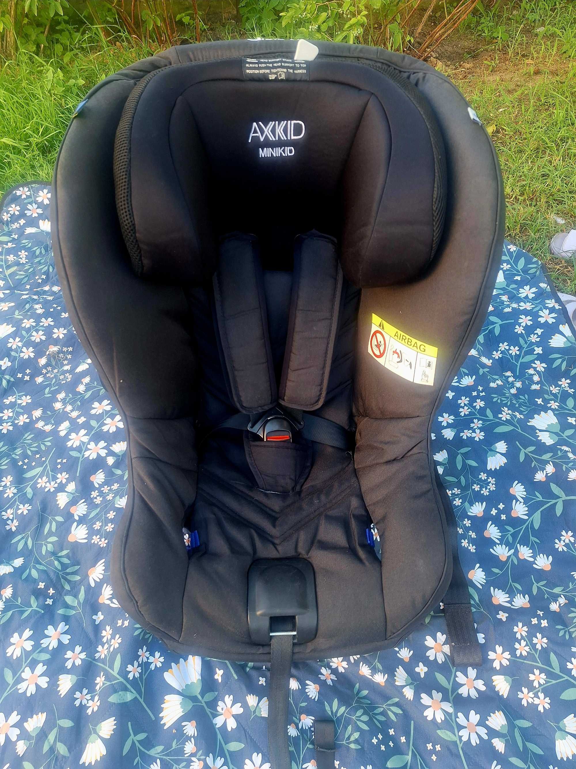 Fotelik Axkid Minikid 2.0 Czarny + Wkładka Antypotowa