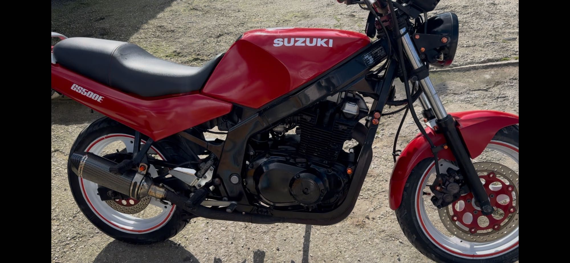 Suzuki GS 500E mota sempre estimada