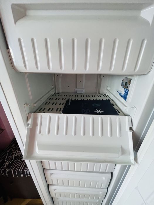 Морозильна камера Indesit в гарному стані