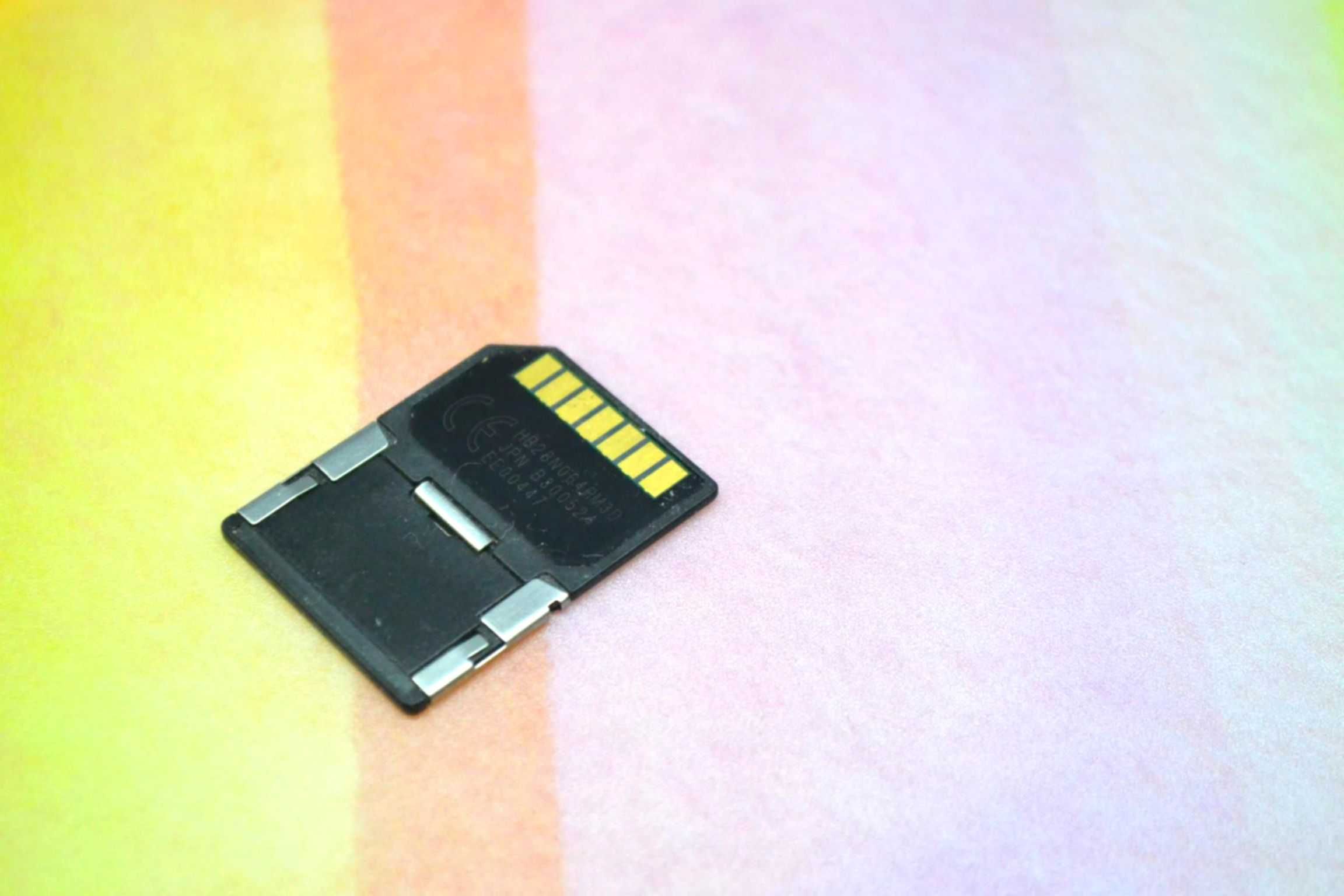 karta MMC MultiMedia Card Mobile mała a z przedłużką jest duża szybko
