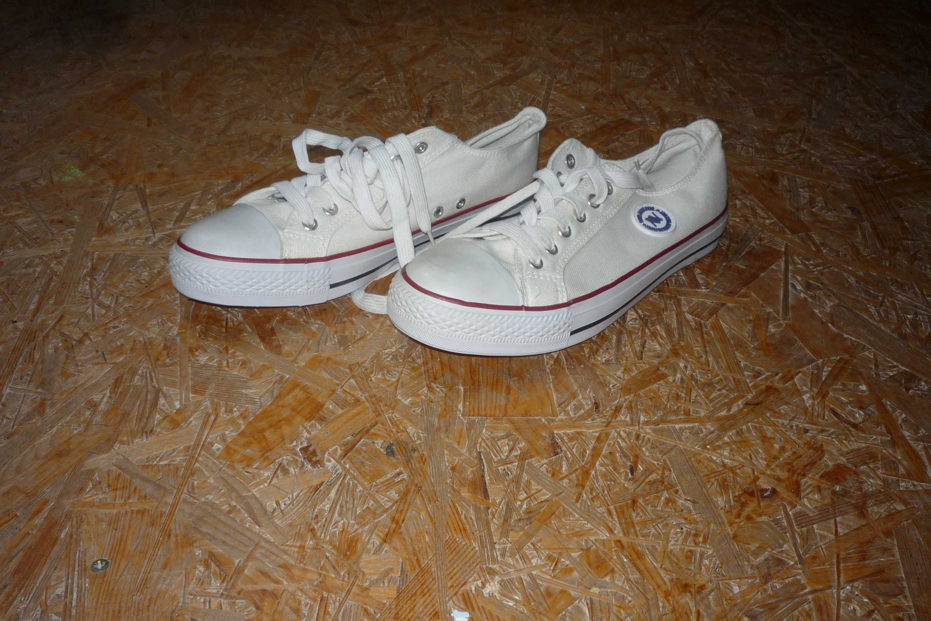Trampki Czarne NewAge 081 White/Białe r.41 powyst
