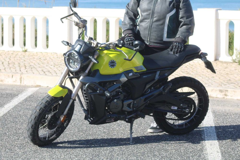 Zontes G1X 125 - Moto Scrambler 125cc Carta 16 anos