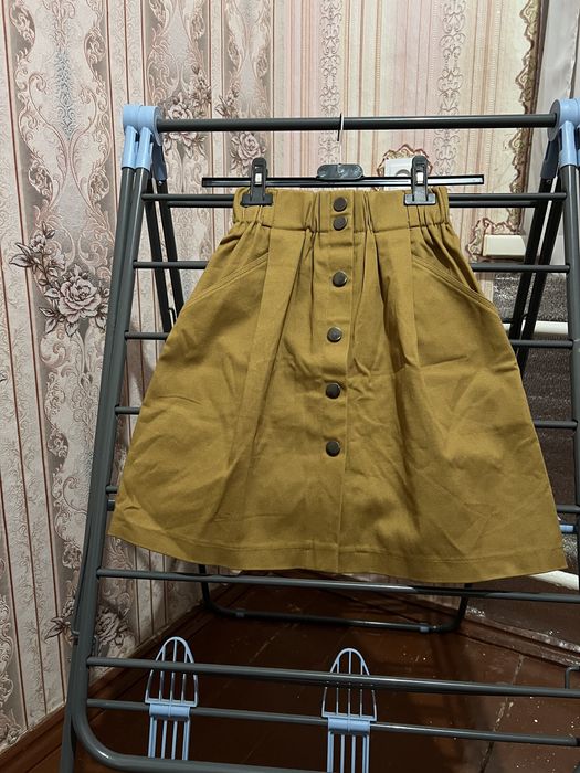 Жіноча спідниця на кнопках