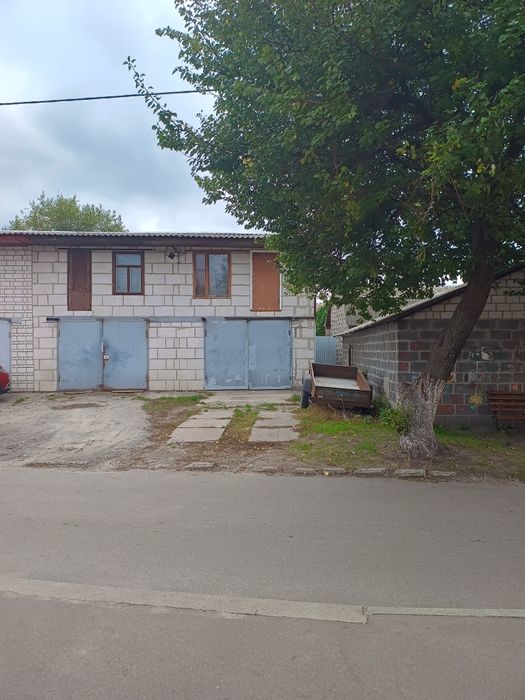 Продам гараж 2-х пов. с.Козин, вул. Садова,35