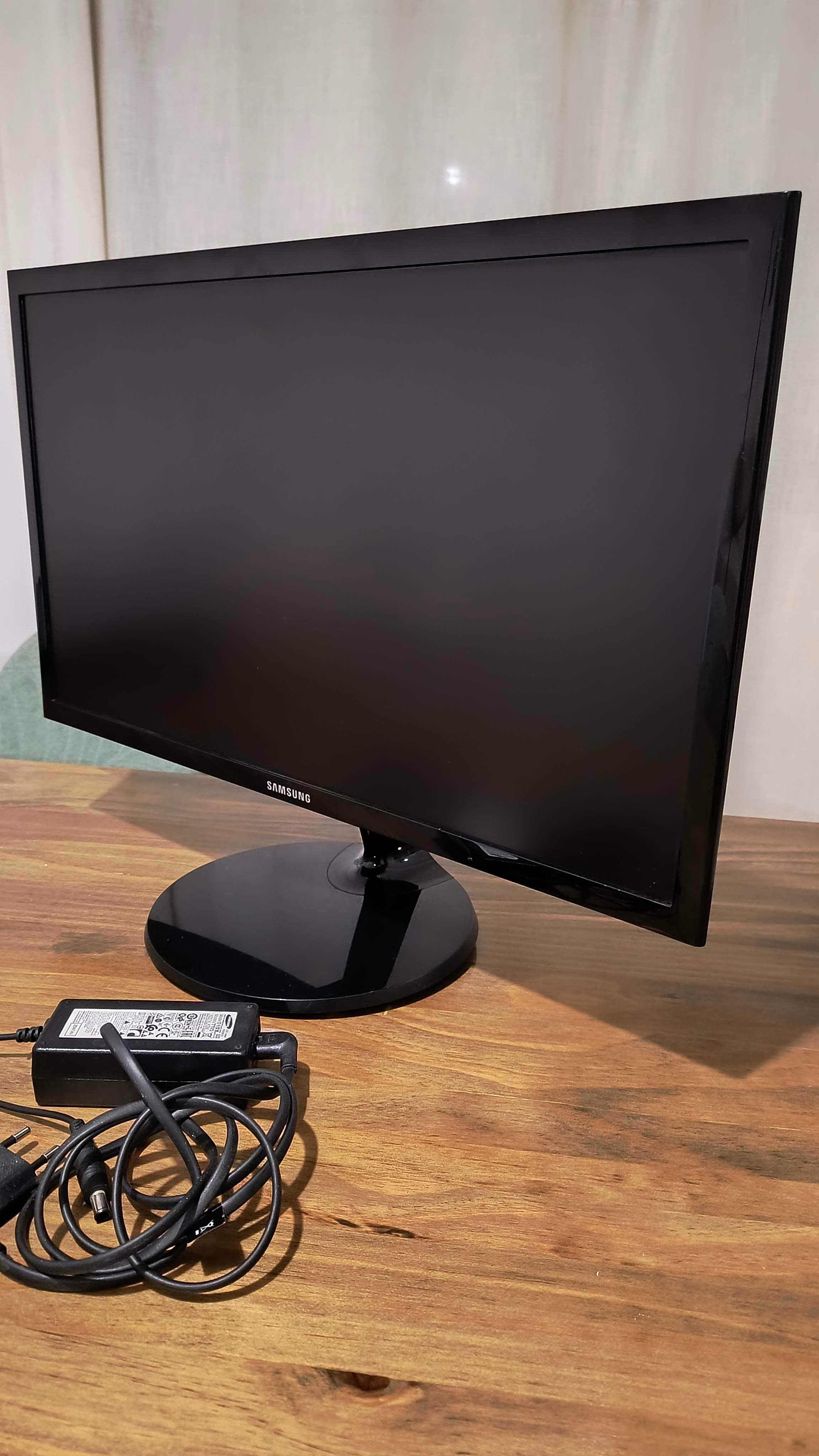Monitor Samsung S22F350FHU 22" – Full HD – Usado em ótimo estado
