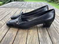 Sapatos de senhora pretos