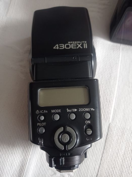 Вспишка на фотоапарат canon e430