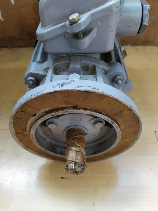 електродвигун АОМ 21-4. 0,5кВт