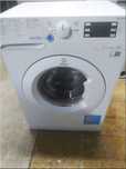 Pralka Indesit XWSE 61252 W PL w dobrym stanie