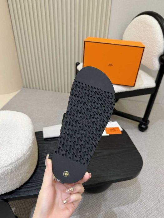HERMES Chyre sandały luksusowa propozycja na lato buty