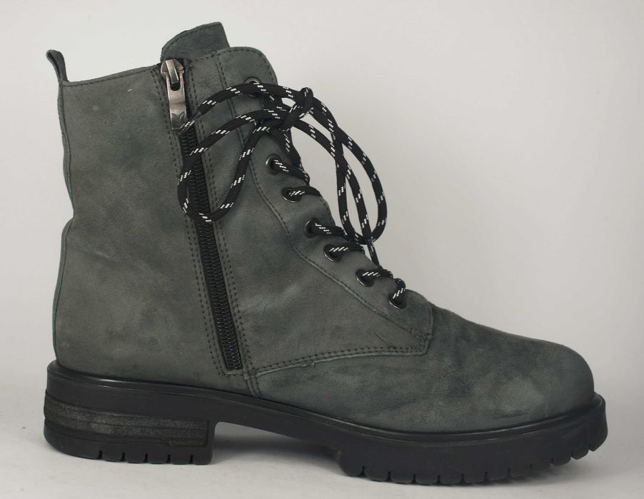 Używane ocieplane botki Caprice roz. 39