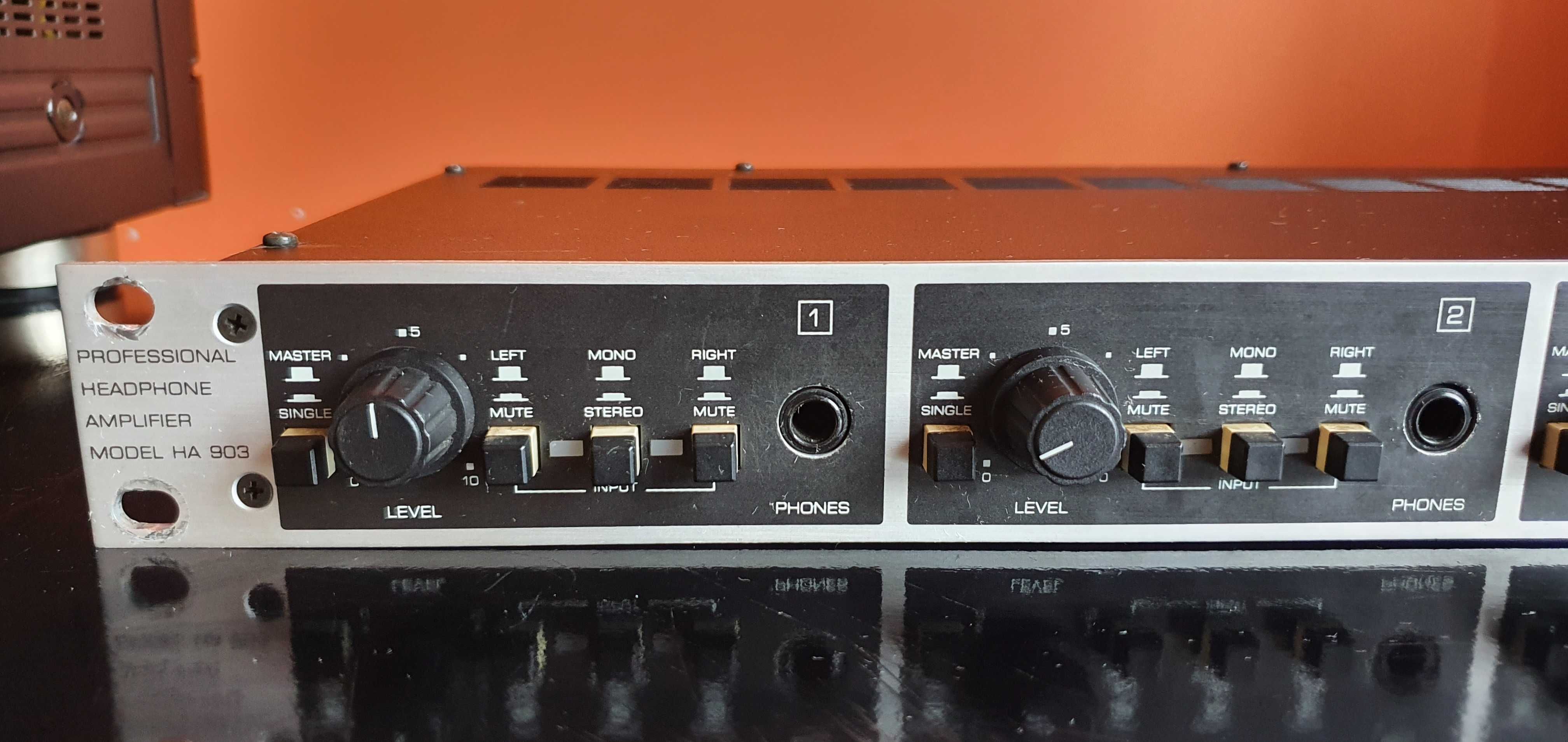 BEHRINGER HA 903 Profesional Headphone Amplifier przedwzmacniacz