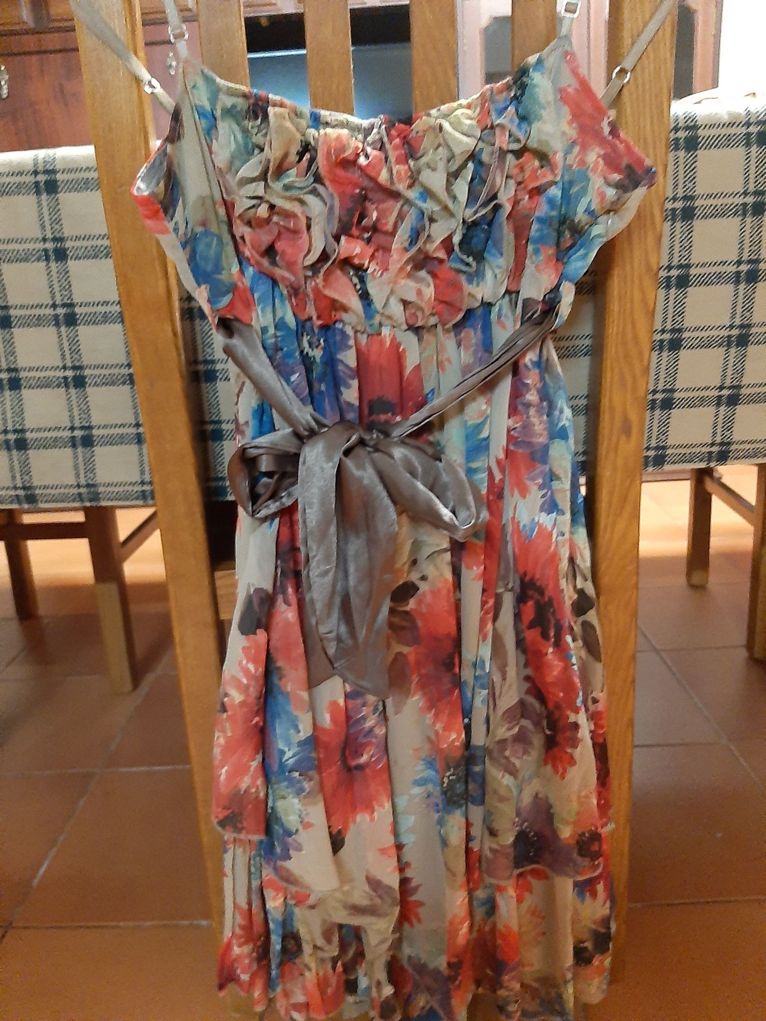 Vestido ligeiro florido marca Rinascimento