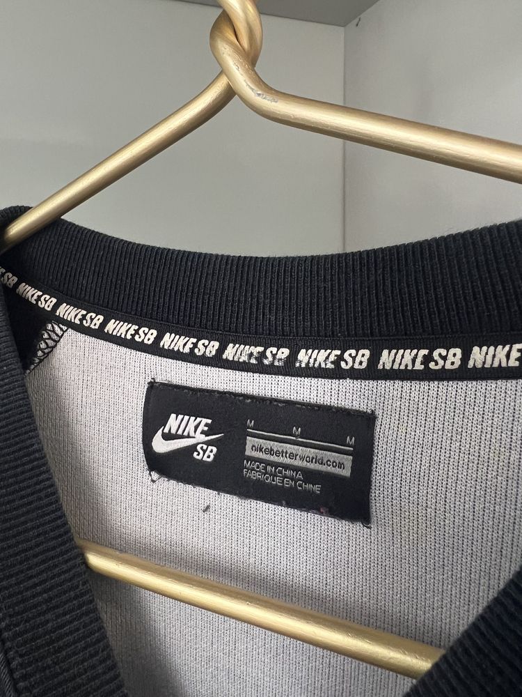 Світшот Nike SB з великим вишитим лого Розмір M