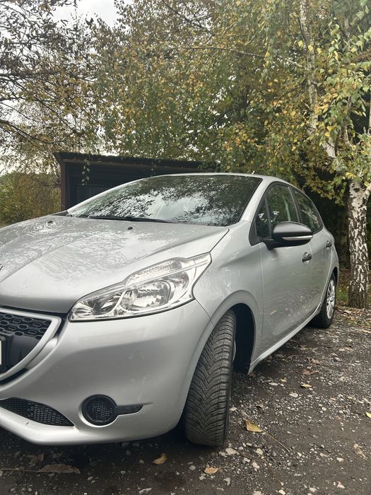 Peugeot 208  1.0 vti 68 km 102200 km