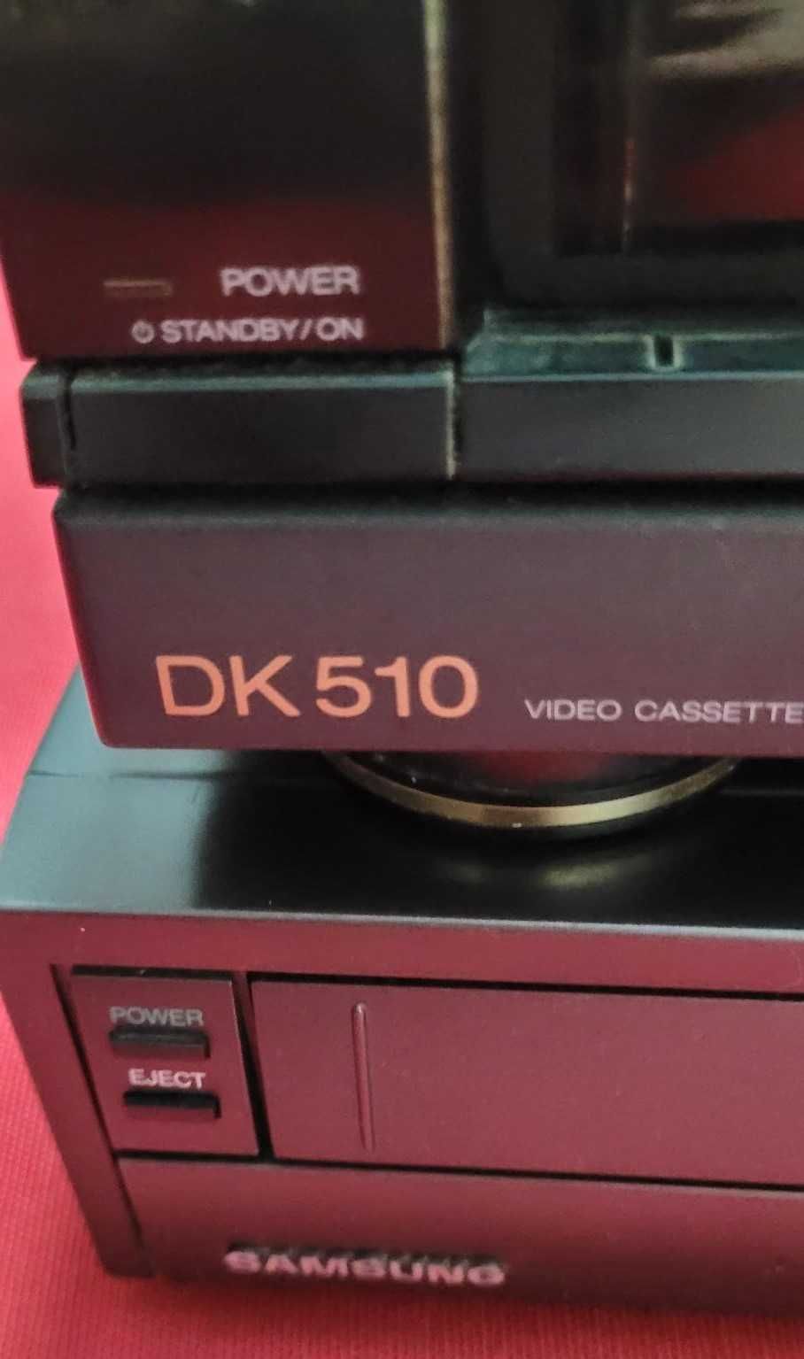 Dois VHS para peças