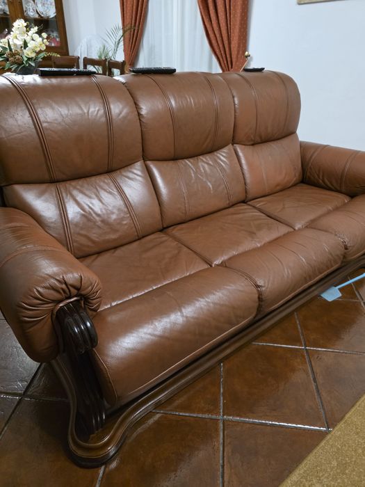 Sofas em pele - 1 sofa 3 lugares + 2 individuais