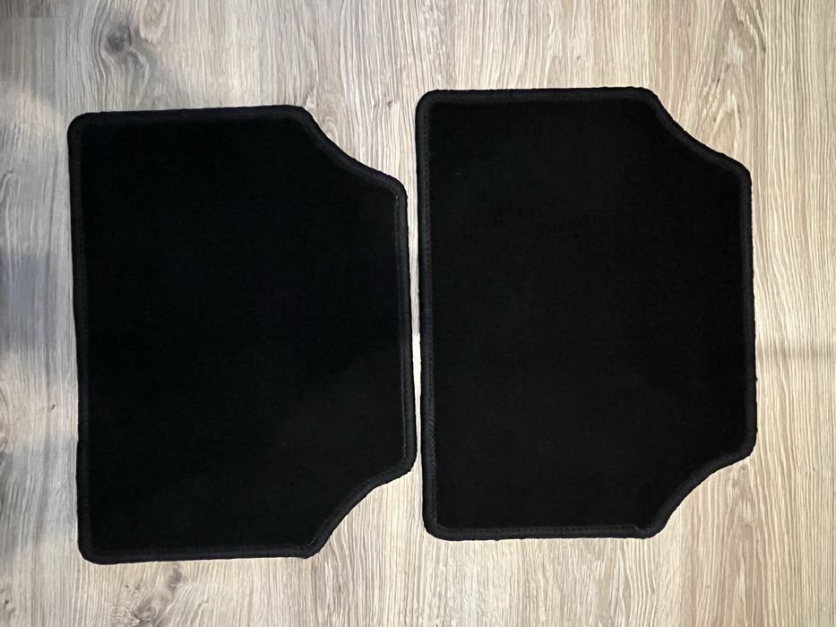 Dywaniki samochodowe welurowe