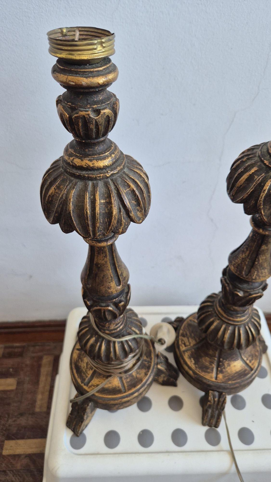 Candeeiros antigos dourados para restauro