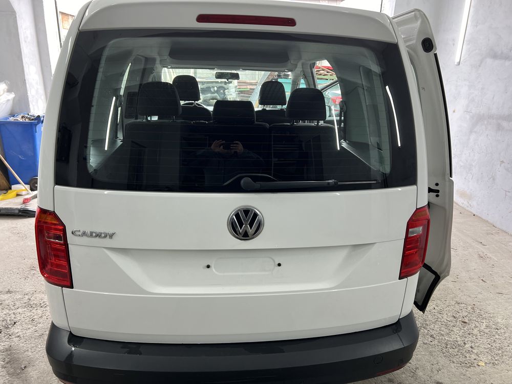 Ляда задня кришка багажника Caddy кадді 15-20р