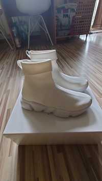 Buty sneakersy damskie, wyższe białe, niepowtarzalne, rozmiar 37
