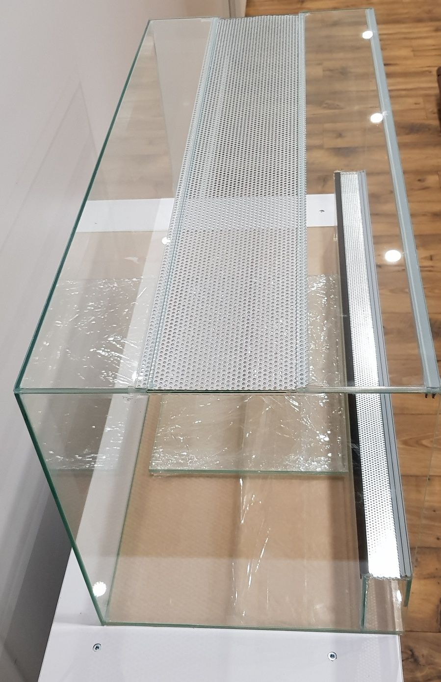 Terrarium pionowe 60x60x100 szyby przesuwne dla gekona