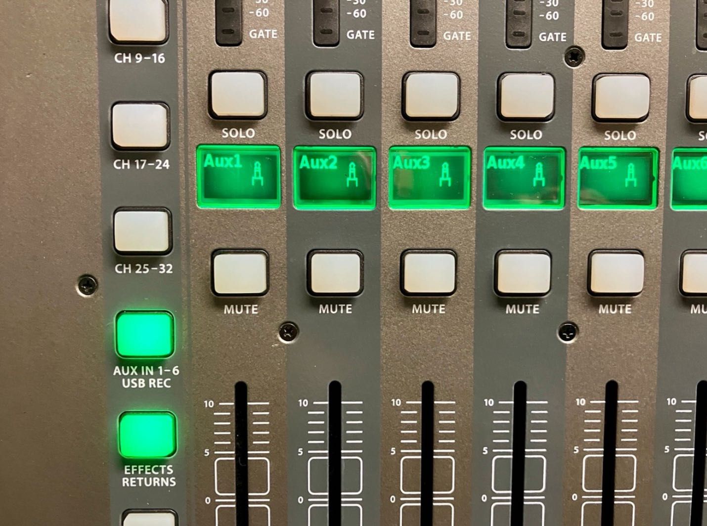 Behringer x32 Compact (Producer, Full)
