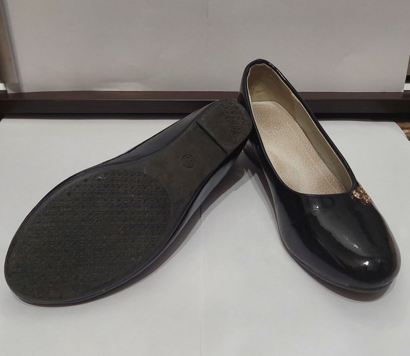 Лаковані туфлі для дівчинки, 33 розмір