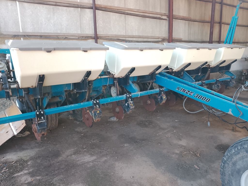 Сівалка  kinze 2014р,+380972648620
