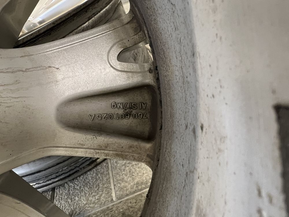 Оригінальні диски VW Touareg R18 з оригінал датчиками тиску та болтами