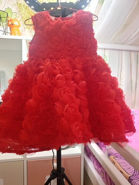 Сукня, плаття із троянд 92-98 розмір