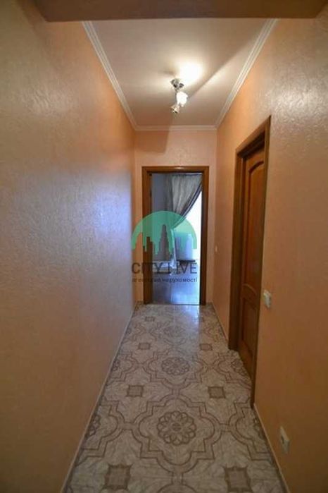 Продається 1-кімнатна квартира з ремонтом біля ТЦ Арсен (63)