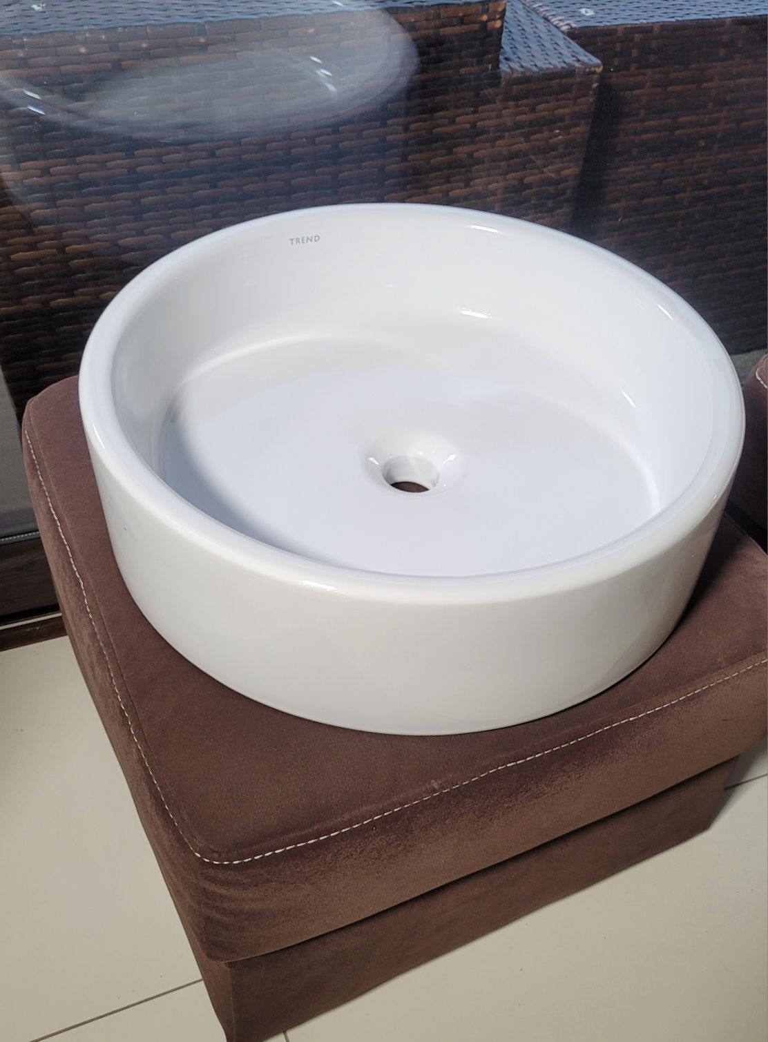 Umywalka nablatowa okrągła 48,5cm