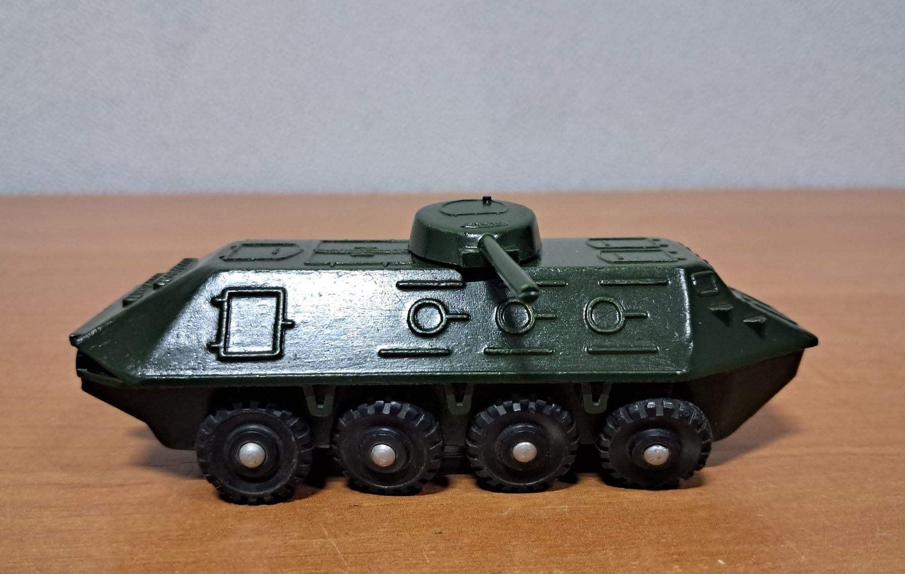 БТР игрушка СССР.