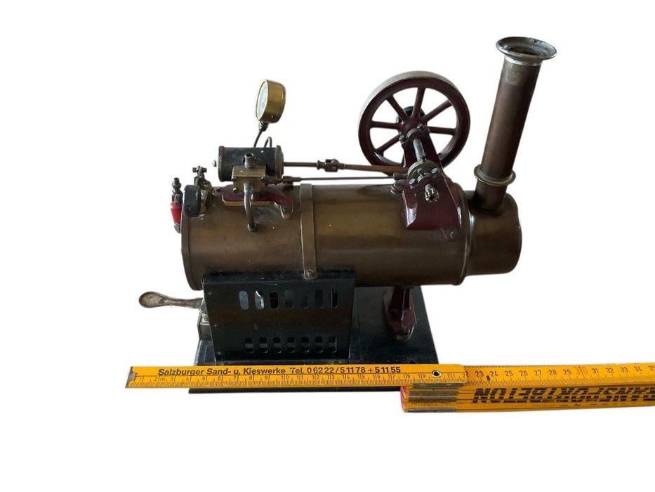 Rara antiga máquina a vapor