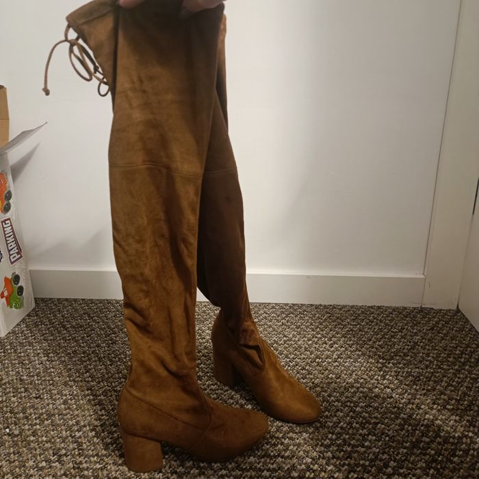 Нові коричневі ботфорти замша 37 розмір