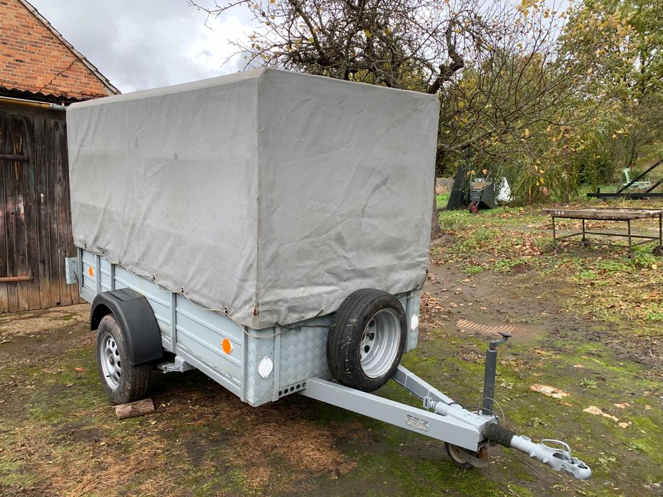 Przyczepka na resorach i amortyzatorach