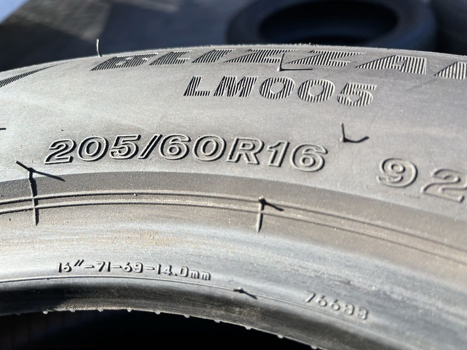 Шини 205/60 R16 Bridgestone Blizzak LM005 резина бу зима