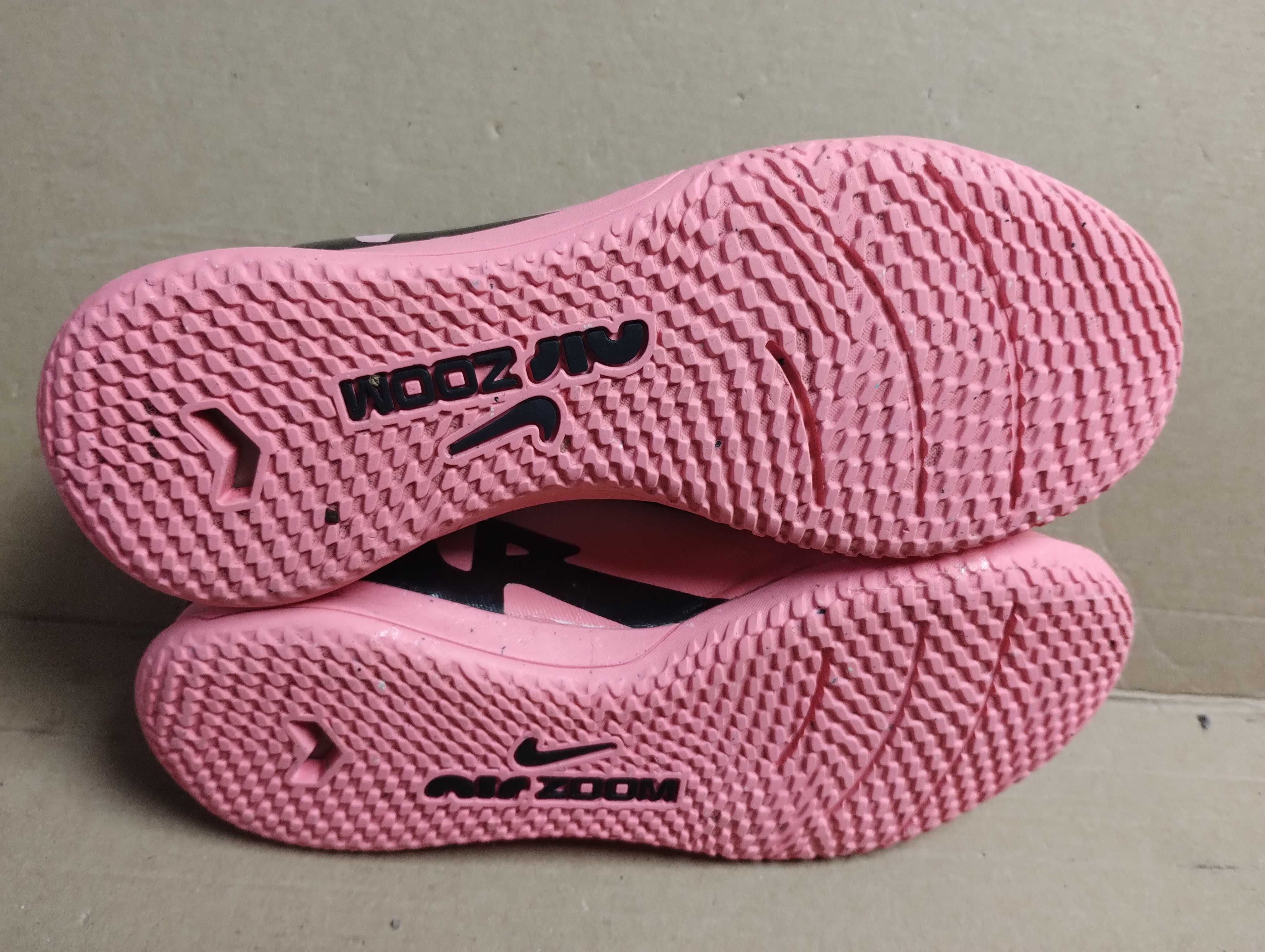 buty piłkarskie korki 36,5 Nike