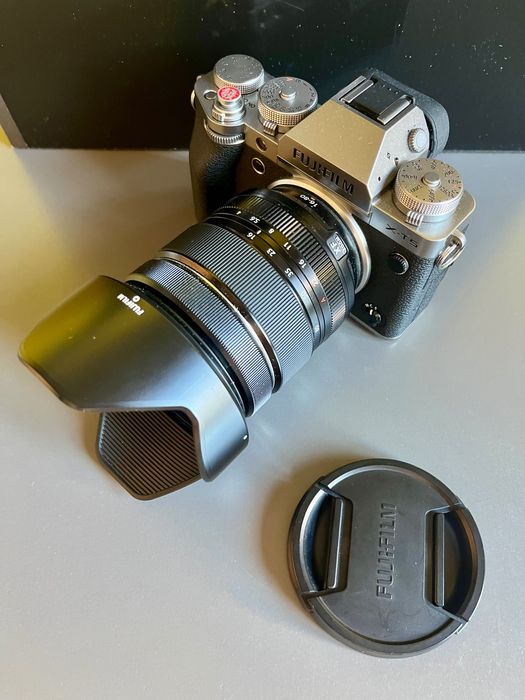 Aparat Fujifilm X-T5 srebrny + XF 16-80 mm F4.0 – gwarancja 2027
