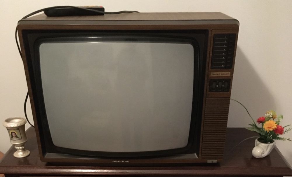 Televisão antiga