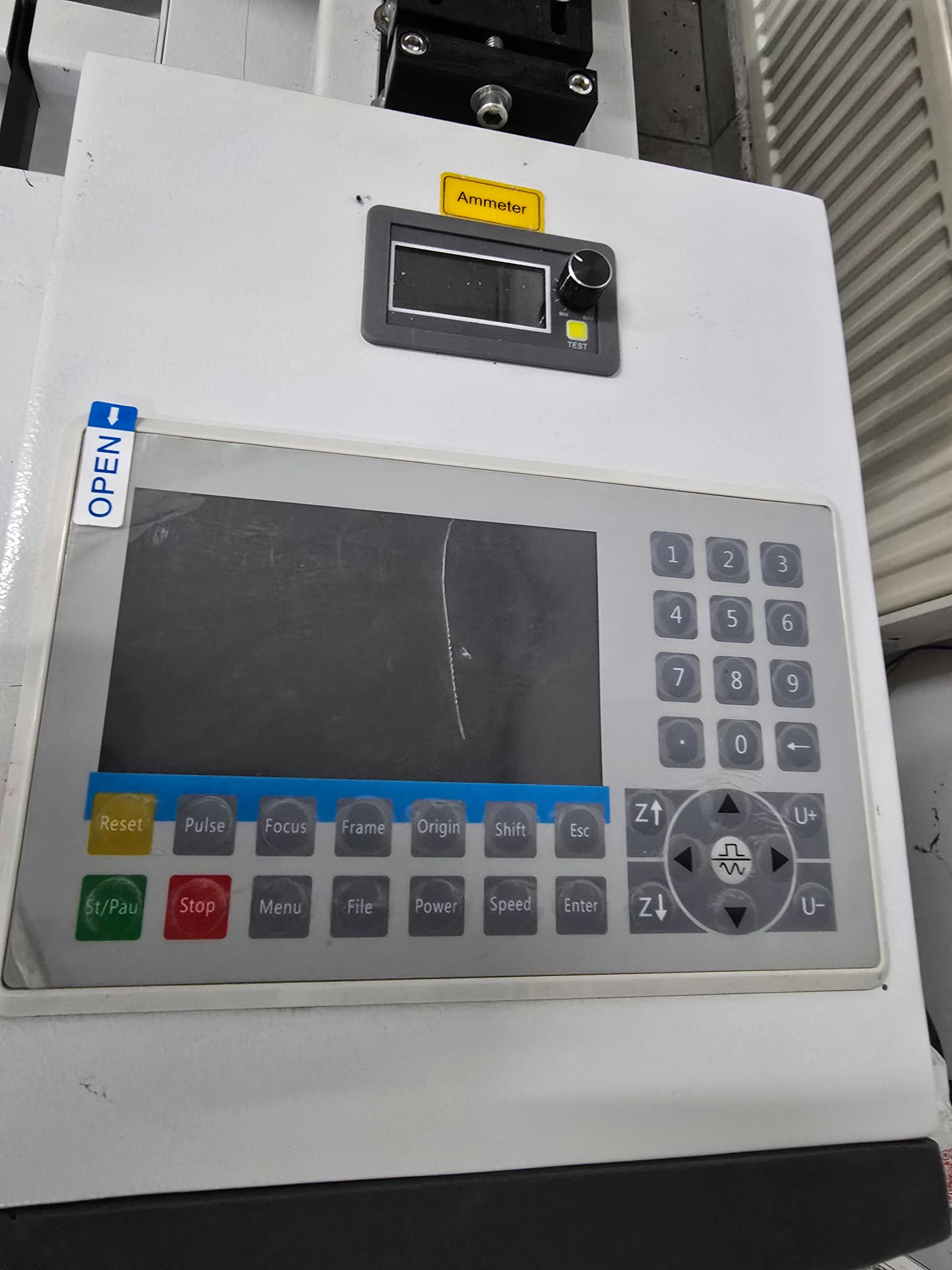Laser CO2  160W   stół roboczy  1300x2500