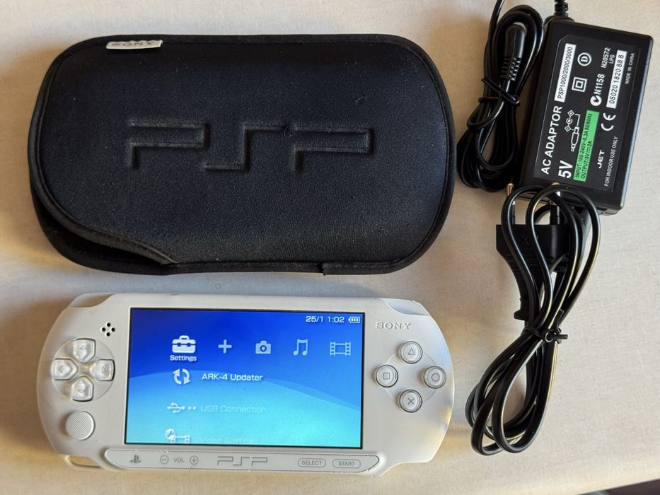 Sony PSP White , przerobiona ARK-4, bateria 1800mAh