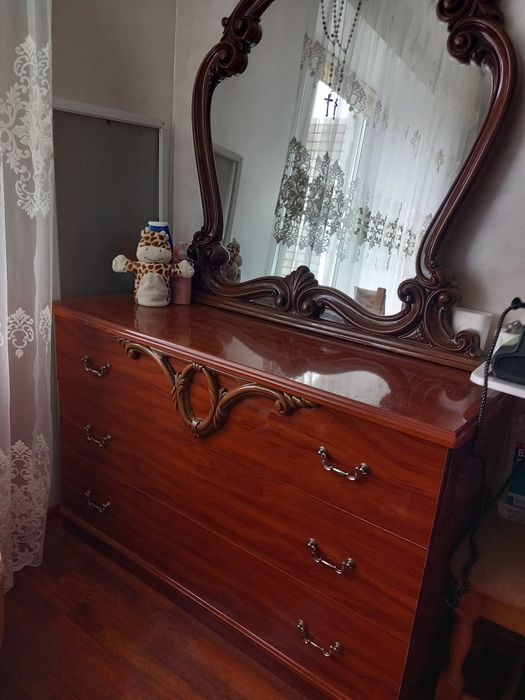 Продам спальний гарнітур