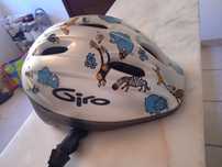 Capacete de proteção com pouco uso