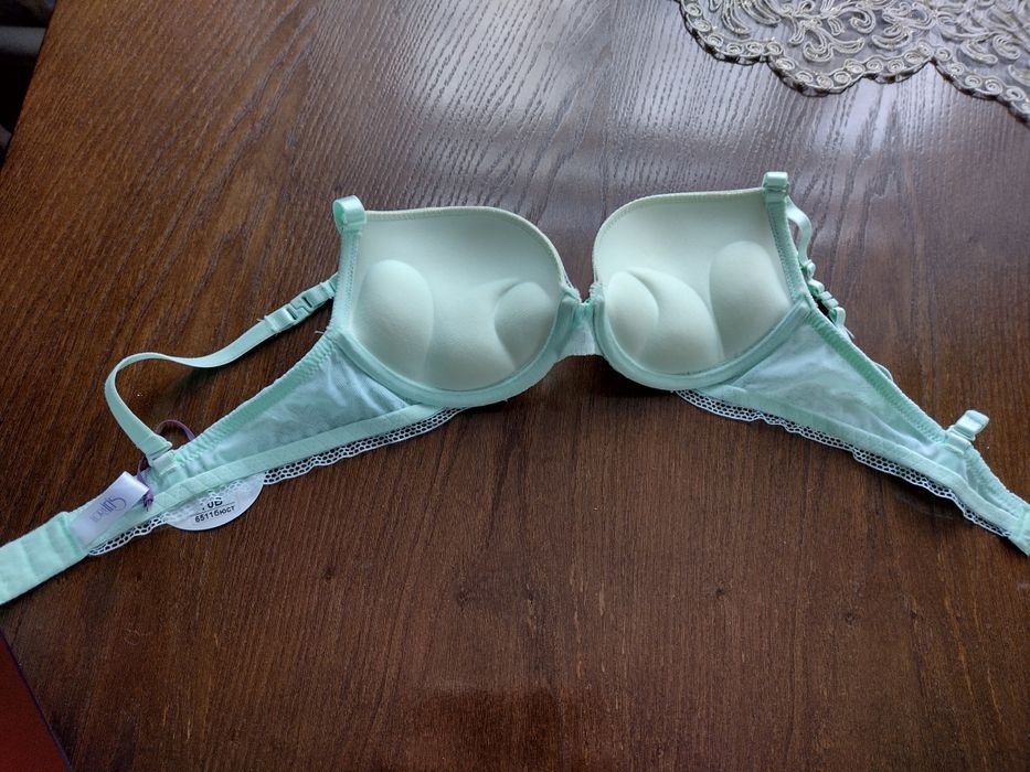 Елегантний ліф відомого бренду білизни Lora Iris