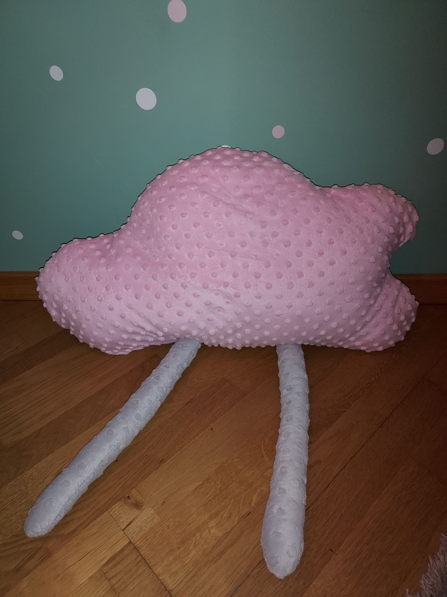 Duża różowa ozdobna poduszka chmurka do pokoju dziewczynki