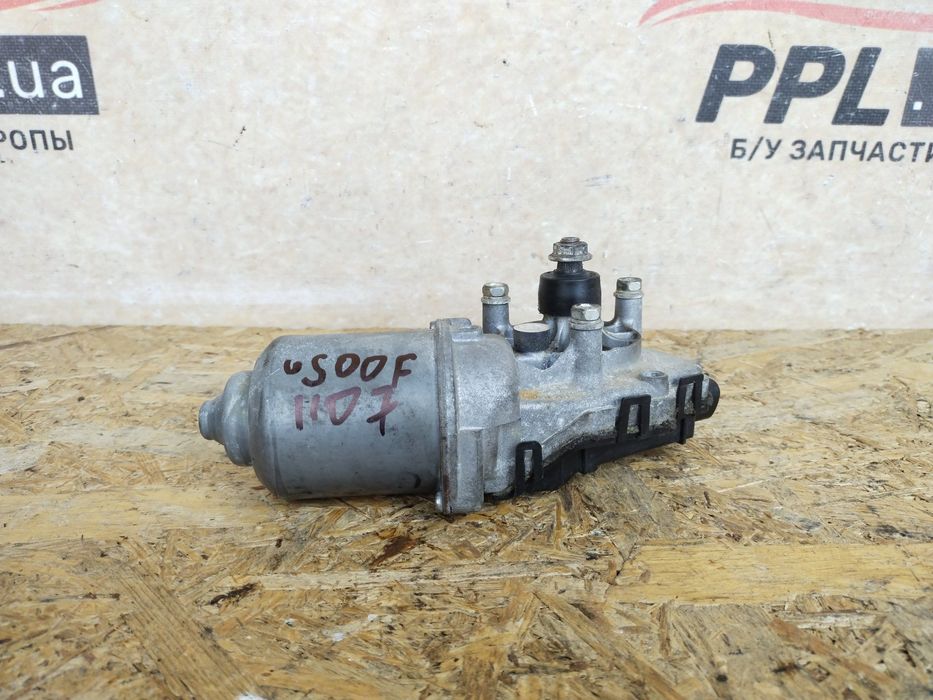 Toyota Urban Cruiser 2009-2014 моторчик дворников стеклоочистителя