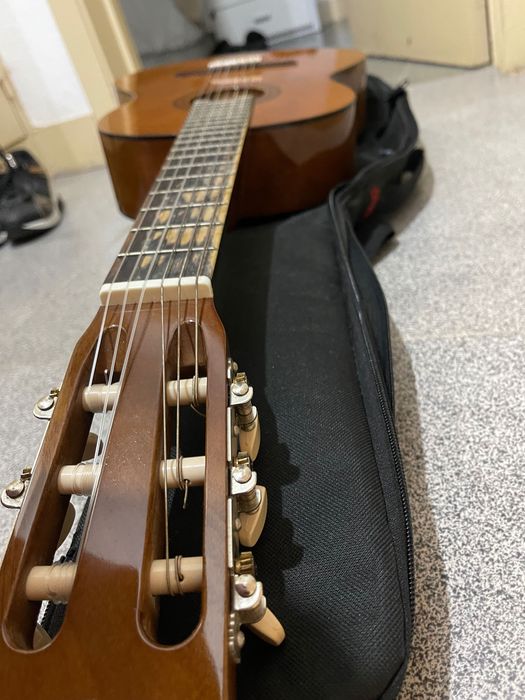 Guitarra/violão YAMAHA com capa